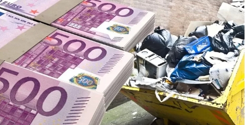 Sie entrümpeln das Haus eines Verwandten: Sie werfen versehentlich ein Erbe im Wert von 17.000 Euro auf die Mülldeponie